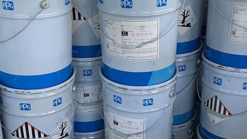 商场地面装修：地坪漆与瓷砖的优劣对比**